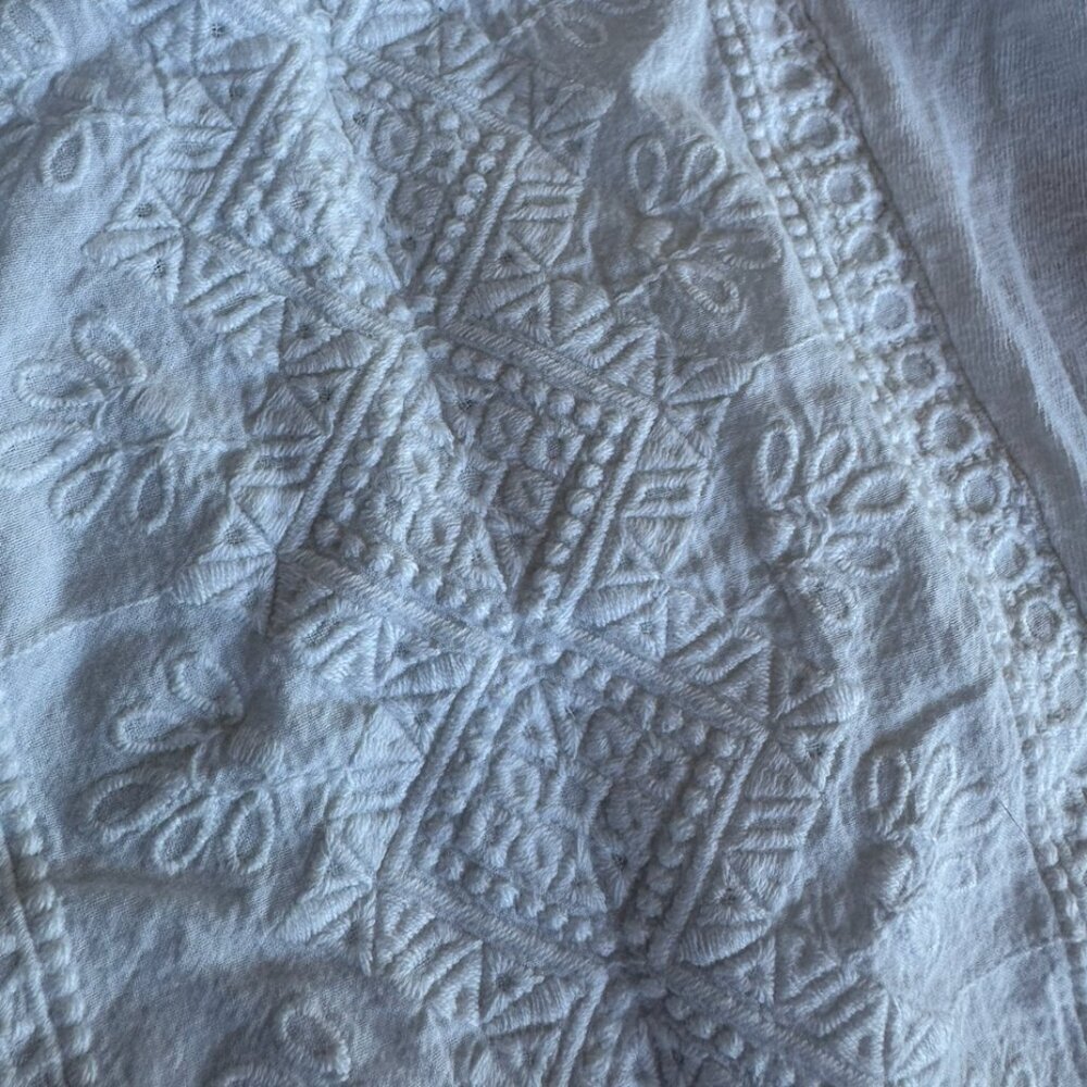 LOFT white eyelet embroidered short sleeve top Size Med. - Picture 4 of 4
